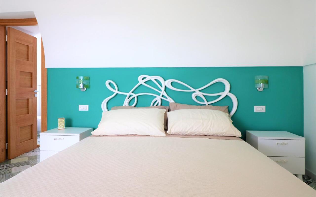 Mary'S Apartments - De Vivo Realty ماسّا لوبْرينسِ المظهر الخارجي الصورة