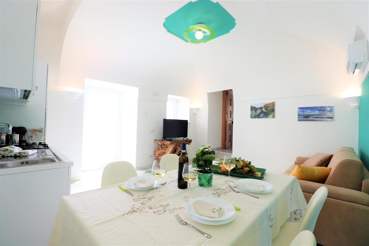 Mary'S Apartments - De Vivo Realty ماسّا لوبْرينسِ المظهر الخارجي الصورة