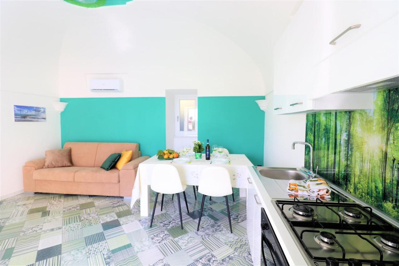 Mary'S Apartments - De Vivo Realty ماسّا لوبْرينسِ المظهر الخارجي الصورة