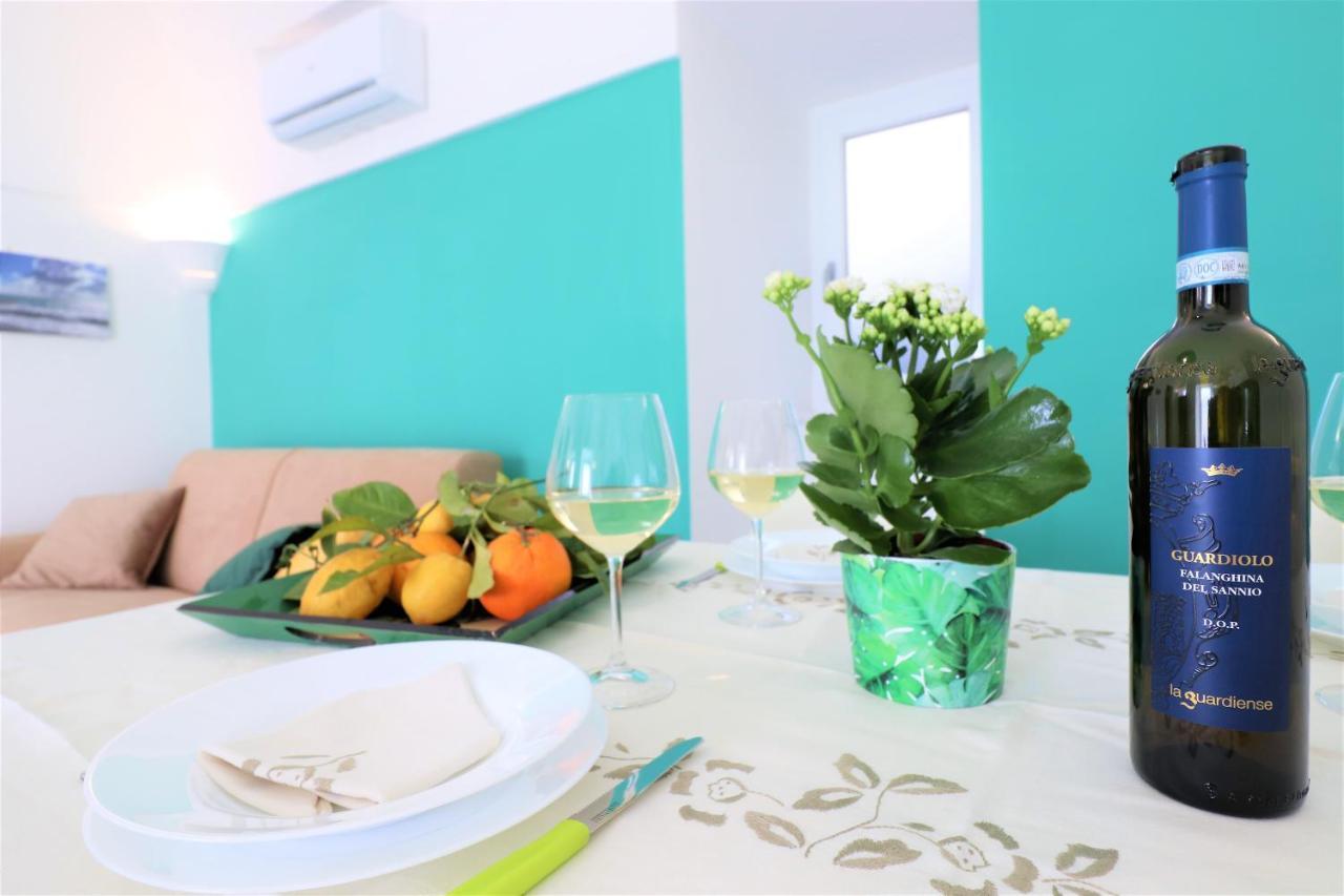 Mary'S Apartments - De Vivo Realty ماسّا لوبْرينسِ المظهر الخارجي الصورة