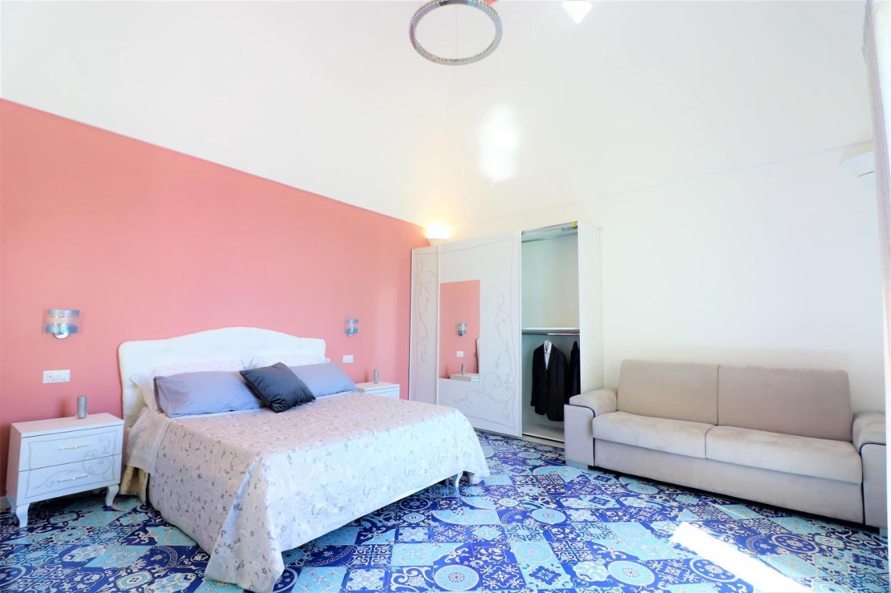 Mary'S Apartments - De Vivo Realty ماسّا لوبْرينسِ المظهر الخارجي الصورة