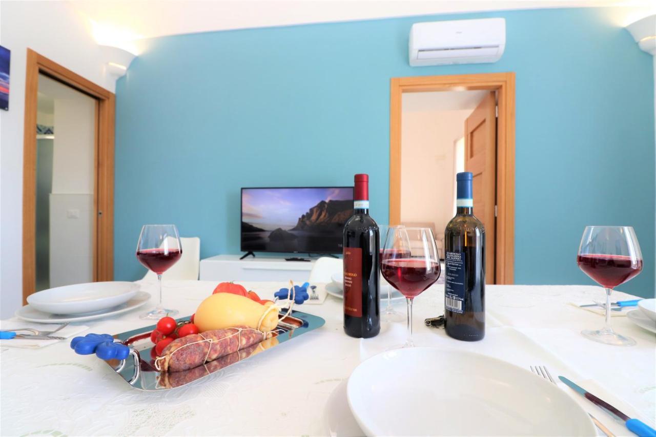 Mary'S Apartments - De Vivo Realty ماسّا لوبْرينسِ المظهر الخارجي الصورة